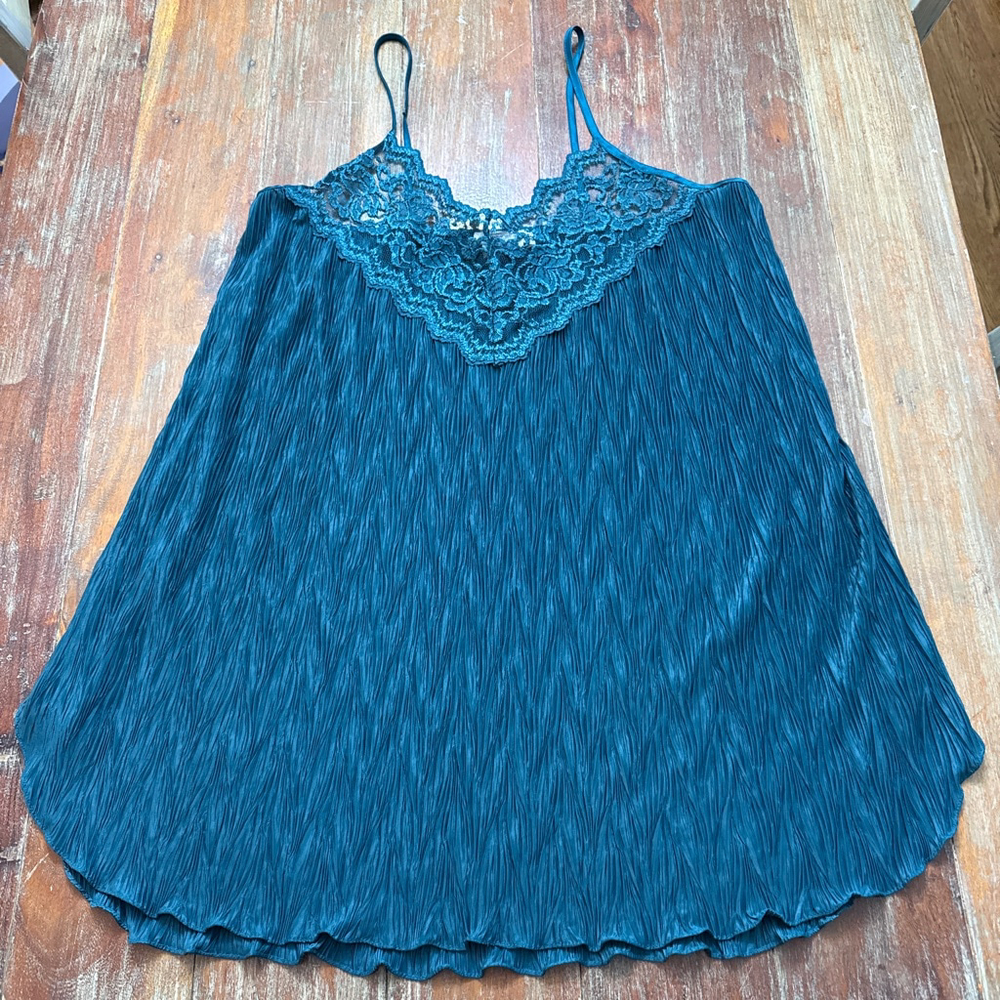 Dentelle Vintage Teal Lace Pleated Camisole Top - Large